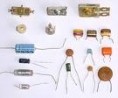CAPACITORES